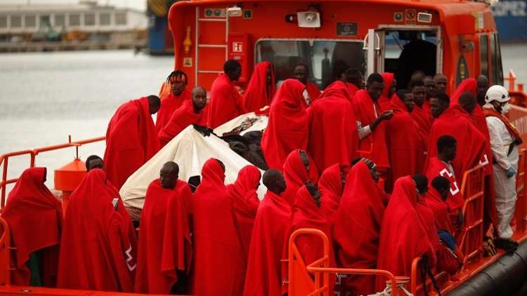 إنقاذ 600 مهاجر في يوم واحد قرب السواحل الإسبانية 