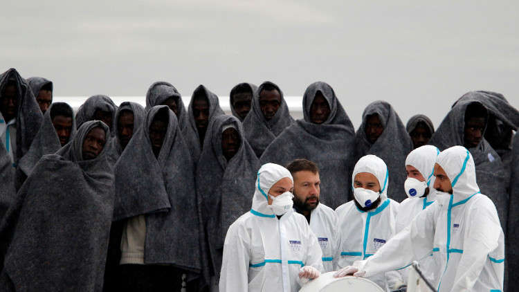 إنقاذ 1100 مهاجر قرب صقلية الإيطالية