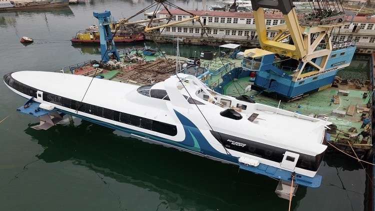 روسيا تطلق زوارق "خارقة" في القرم