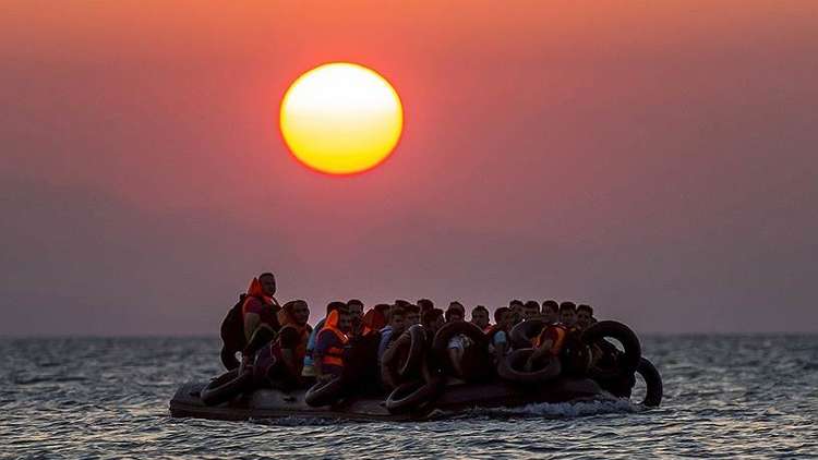 اختفاء قارب يحمل أكثر من 40 لاجئا قرب السواحل اليونانية