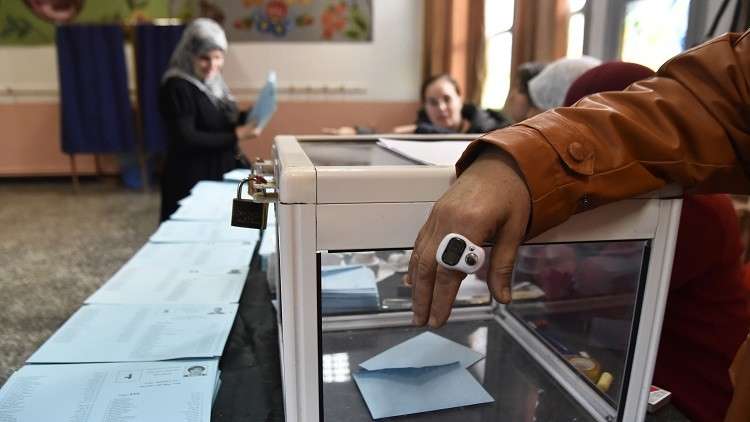 حزب بوتفليقة يعلن فوزه بالانتخابات البلدية في الجزائر