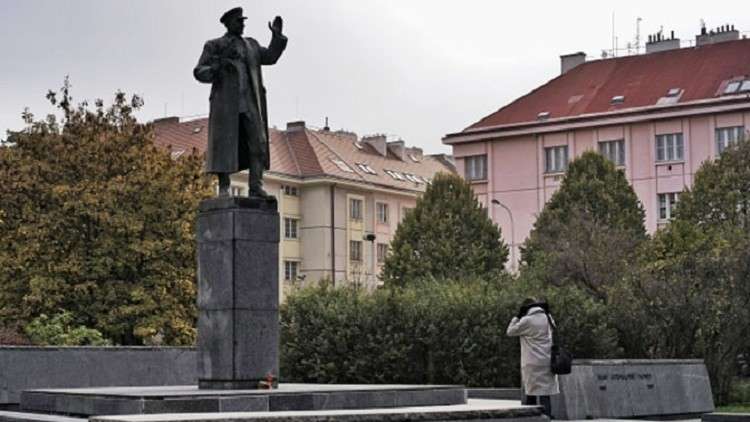 براغ تعيد النظر في دور المارشال كونيف التاريخي