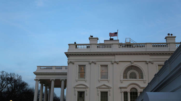 ترامب يبحث مكافحة الإرهاب مع رئيس الوزراء الليبي 