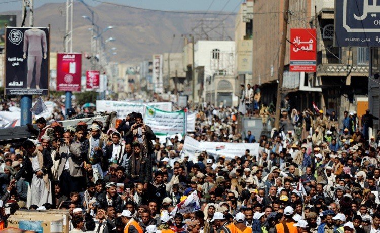 الآلاف يتظاهرون في صنعاء تنديدا بالحصار 