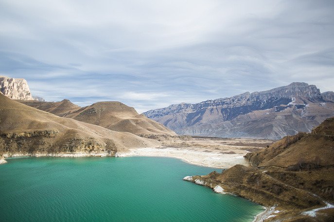 بحيرة تشكلت في قمة أحد البراكين الخامدة