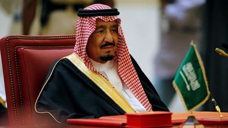الملك سلمان يعفي مسؤولا سعوديا كبيرا بعد حضوره عرضا للأزياء