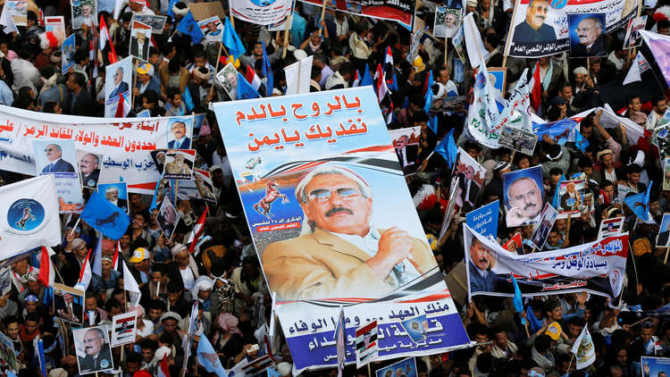نجل علي عبدالله صالح يطالب اليمنيين بـ