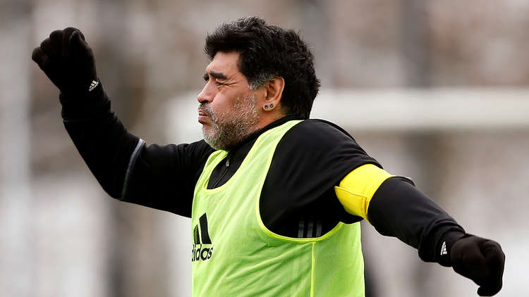 إيقاف مارادونا  4 مباريات  