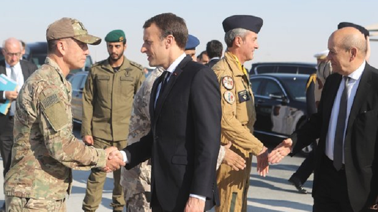 ماكرون: وقعنا مع قطر 