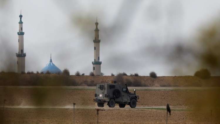 إسرائيل تدمر نفقا على الحدود مع قطاع غزة