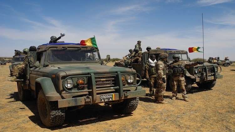 مالي.. مقتل مسلح وإصابة جنديين بهجوم على قافلة للجيش شمال البلاد