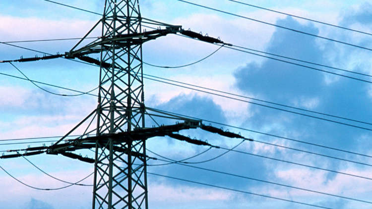 مصر تعلن عن موعد إطلاق مشروع الربط الكهربائي مع السعودية