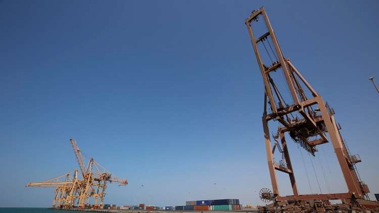 التحالف العربي يعلن بقاء ميناء الحديدة مفتوحا خلال شهر