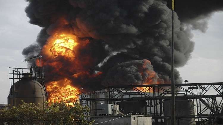 حريق يلتهم أجزاء من مصفاة حمص السورية