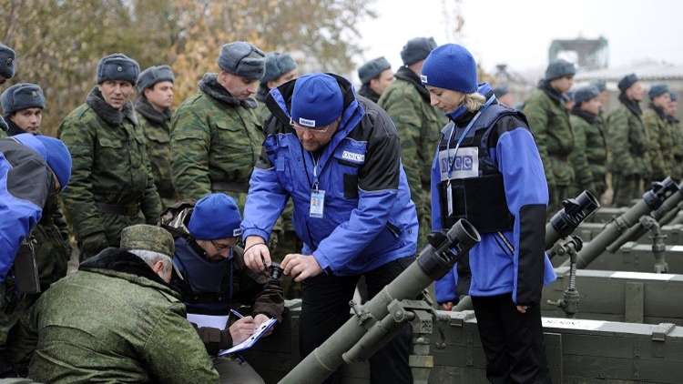 باريس وبرلين ووارسو تدعو موسكو لإعادة مراقبيها العسكريين إلى دونباس