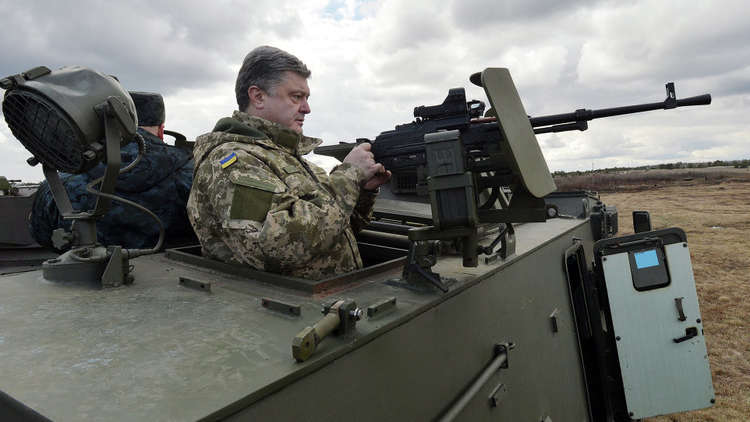 بوروشينكو: نحتاج إلى الأسلحة الأمريكية للدفاع وليس للهجوم