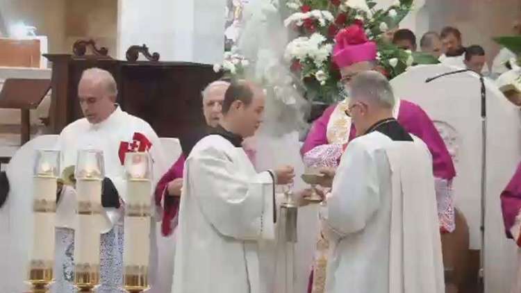 مسيحيو العالم يحتفلون بعيد الميلاد      