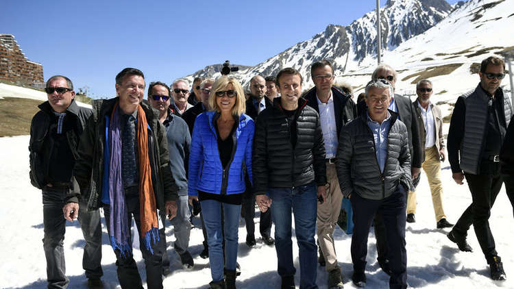 ماكرون وعقيلته يستجمان في جبال البرانس