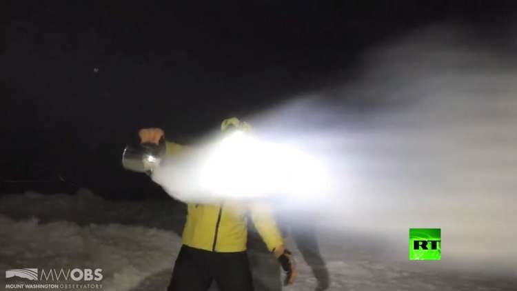 الصقيع في أمريكا.. من حالة الغليان إلى حالة التجمد في لحظات!