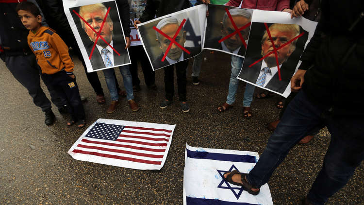 ردا على إطلاق صوارخ من غزة .. الطيران الإسرائيلي يقصف مواقع حماس