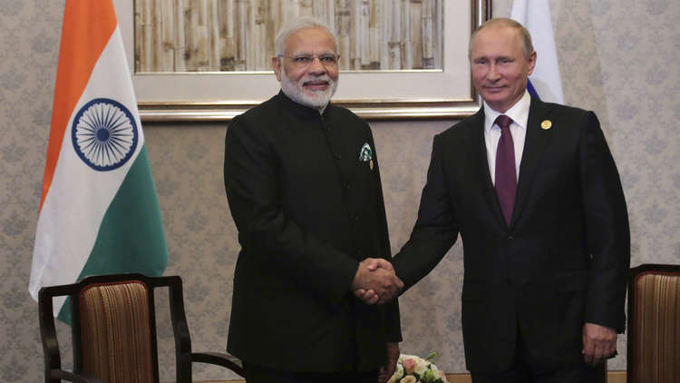 بوتين يبحث مع رئيس وزراء الهند تطوير علاقات الشراكة