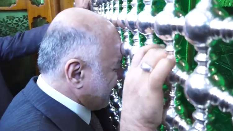 العبادي يزور العتبة الكاظمية في بغداد