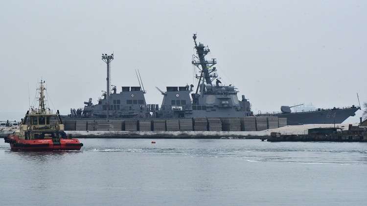مدمرة أمريكية تدخل ميناء أوديسا الأوكراني