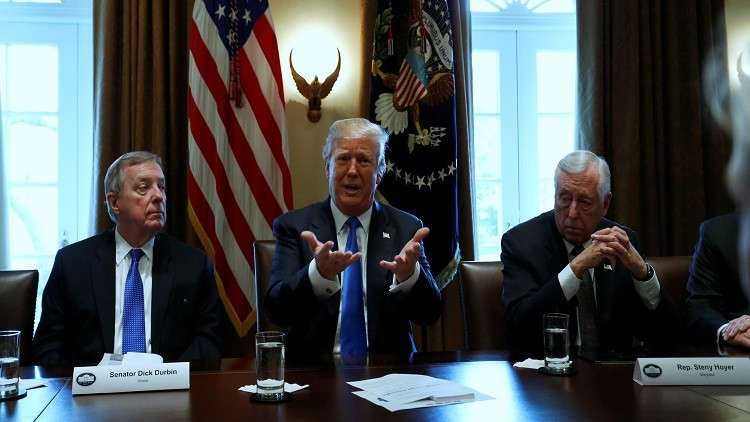 ترامب: نحن بحاجة إلى جدار