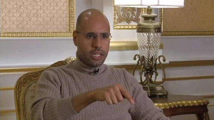 "ذا تلغراف" تحذف مقالين عن القذافي اعتبرا تشهيرا