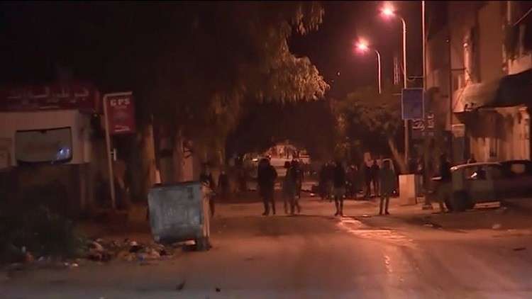 الجيش التونسي يكثف انتشاره في عدة مدن