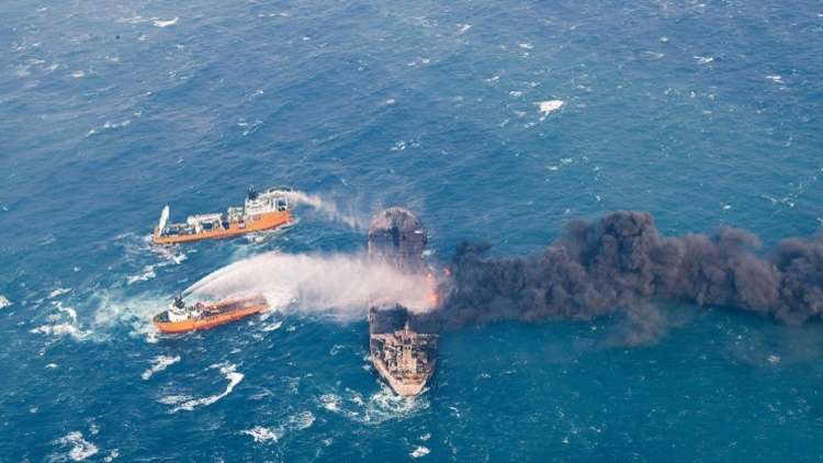 السفينة الإيرانية المحترقة تدخل المنطقة الاقتصادية اليابانية