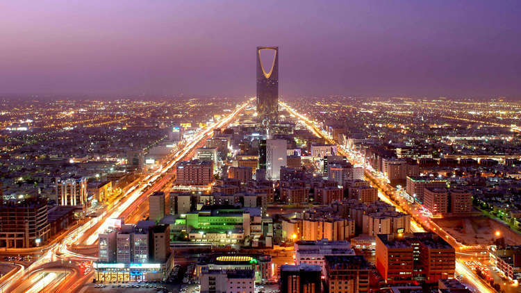 الرياض تعلن قائمة دول يحق لمواطنيها الحصول على التأشيرة السياحية السعودية
