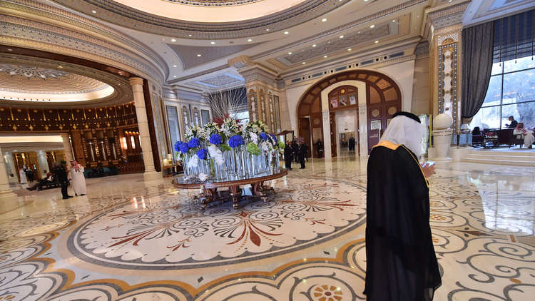السعودية.. الإفراج عن مسؤول رفيع سابق وآخرين من الموقوفين في 