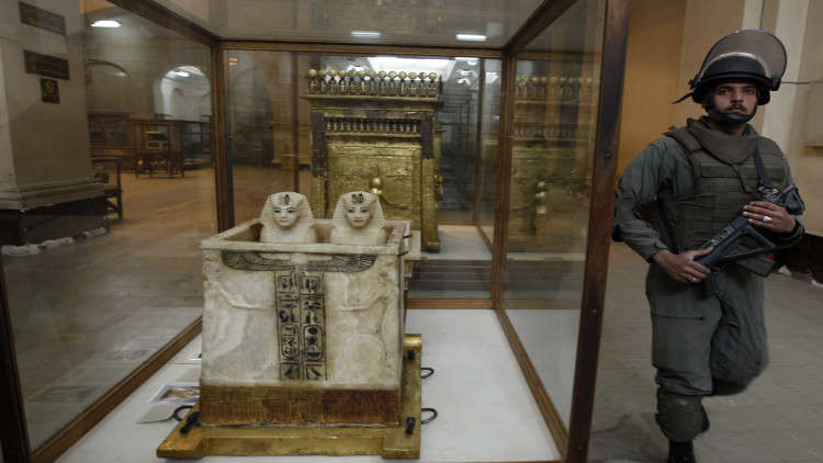 المؤبد لسارقي ومهربي الآثار في مصر