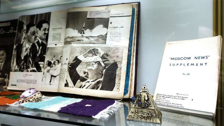  بطرسبورغ الروسية تحيي بالصور الذكرى المئوية الأولى لميلاد عبد الناصر 