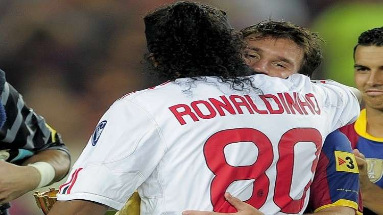 ميسي يودع رونالدينيو برسالة مؤثرة