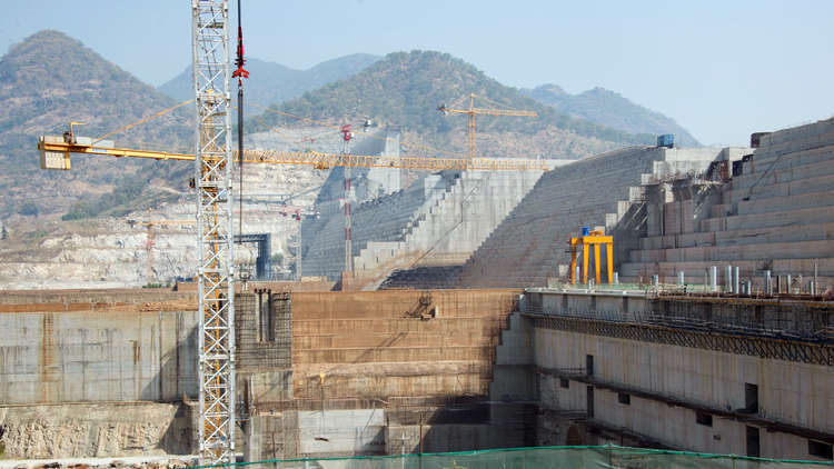 السيسي يقترح إشراك جهة محايدة في ملف النهضة