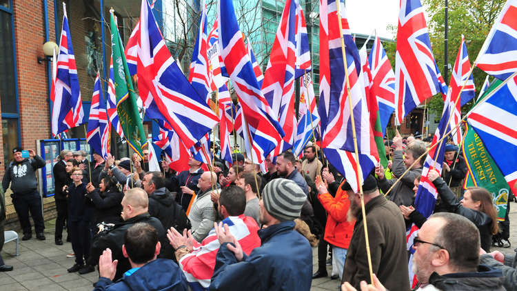 أسوأ من الإسلاميين المتطرفين!