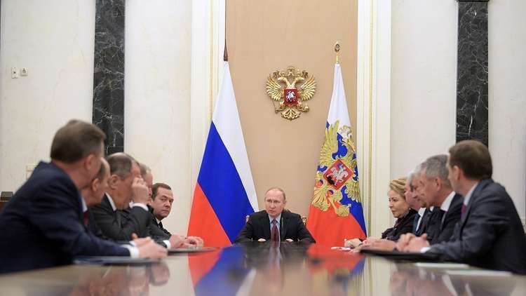 بوتين يبحث مع مجلس الأمن الروسي التحضير لمؤتمر سوتشي حول سوريا