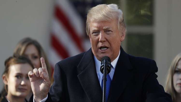 ترامب يمدد السماح بمراقبة الأجانب