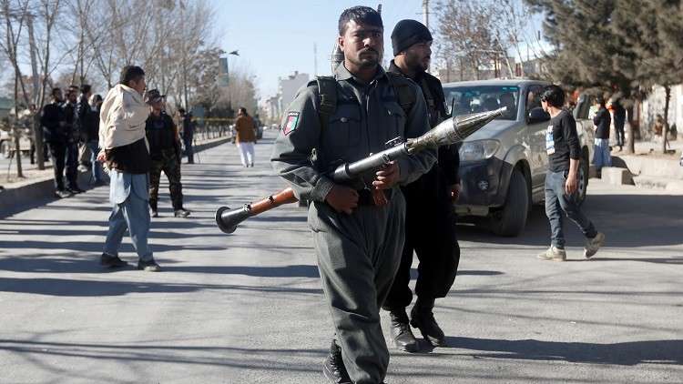 مسلحون يقتحمون فندقا في كابل وأنباء عن سقوط ضحايا