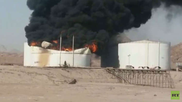 مراسلنا: مقتل ثلاثة وجرح اثنين في حريق بمخزن مواد نفطية في ميناء بندر عباس جنوب إيران