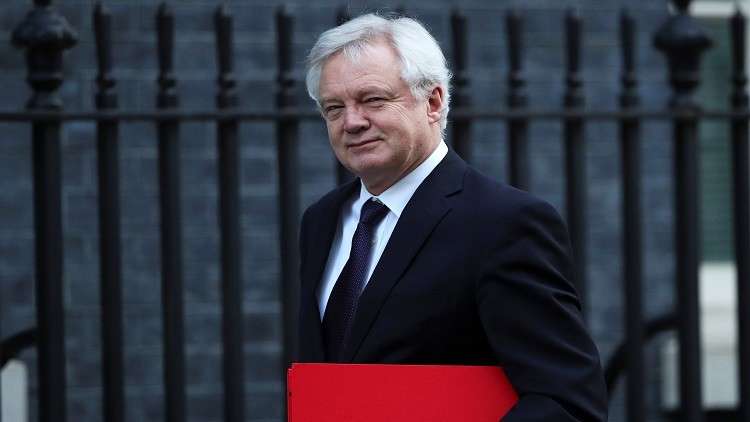 وزير بريطاني للأوروبيين: لا تقلقوا لن نرحّلكم!