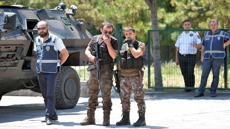 تركيا تعتقل 11 طبيبا لانتقادهم العملية العسكرية في عفرين