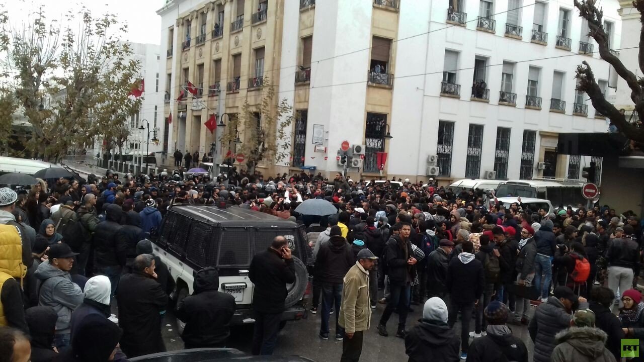 تونس.. تجدد الاحتجاجات في العاصمة وسط تعزيزات أمنية كبيرة