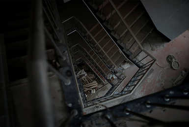 فندق كان فاخرا في أيام السلم