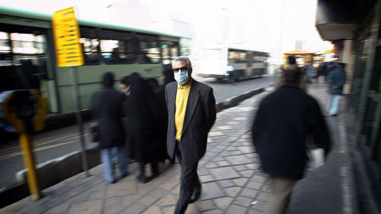 التلوث يغلق مدارس طهران