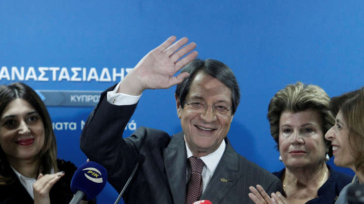 الرئيس القبرصي يفوز بولاية ثانية