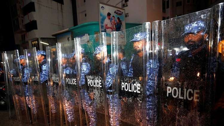 سلطات المالديف تعتقل رئيس المحكمة العليا