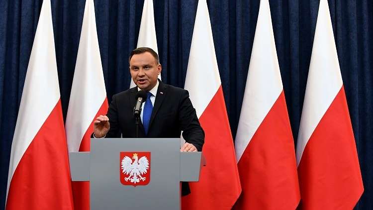 الرئيس البولندي يعتزم توقيع قانون أغضب إسرائيل وأوكرانيا